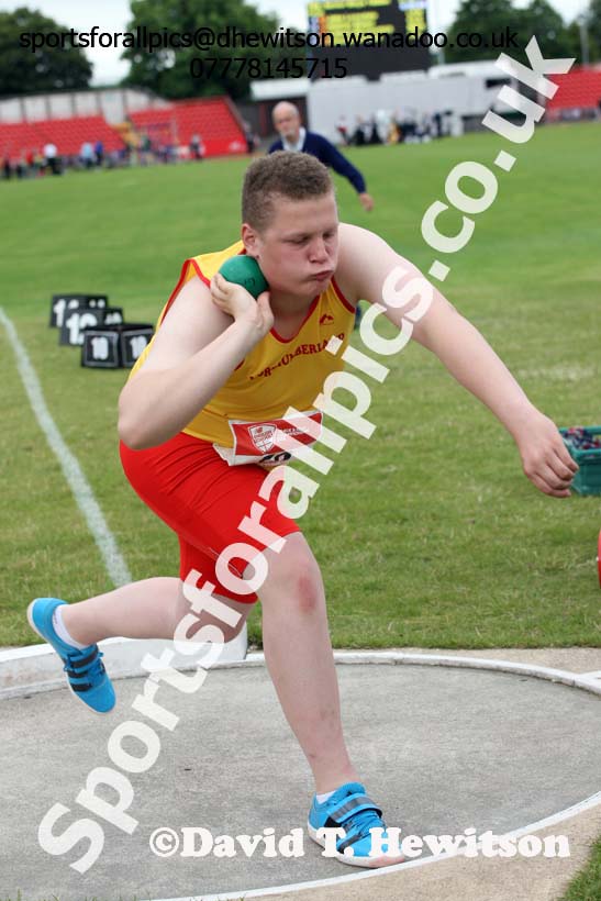 Junior boys shot, English Schools Track and Field. Photo: David T. Hewitson/Sports for All Pics